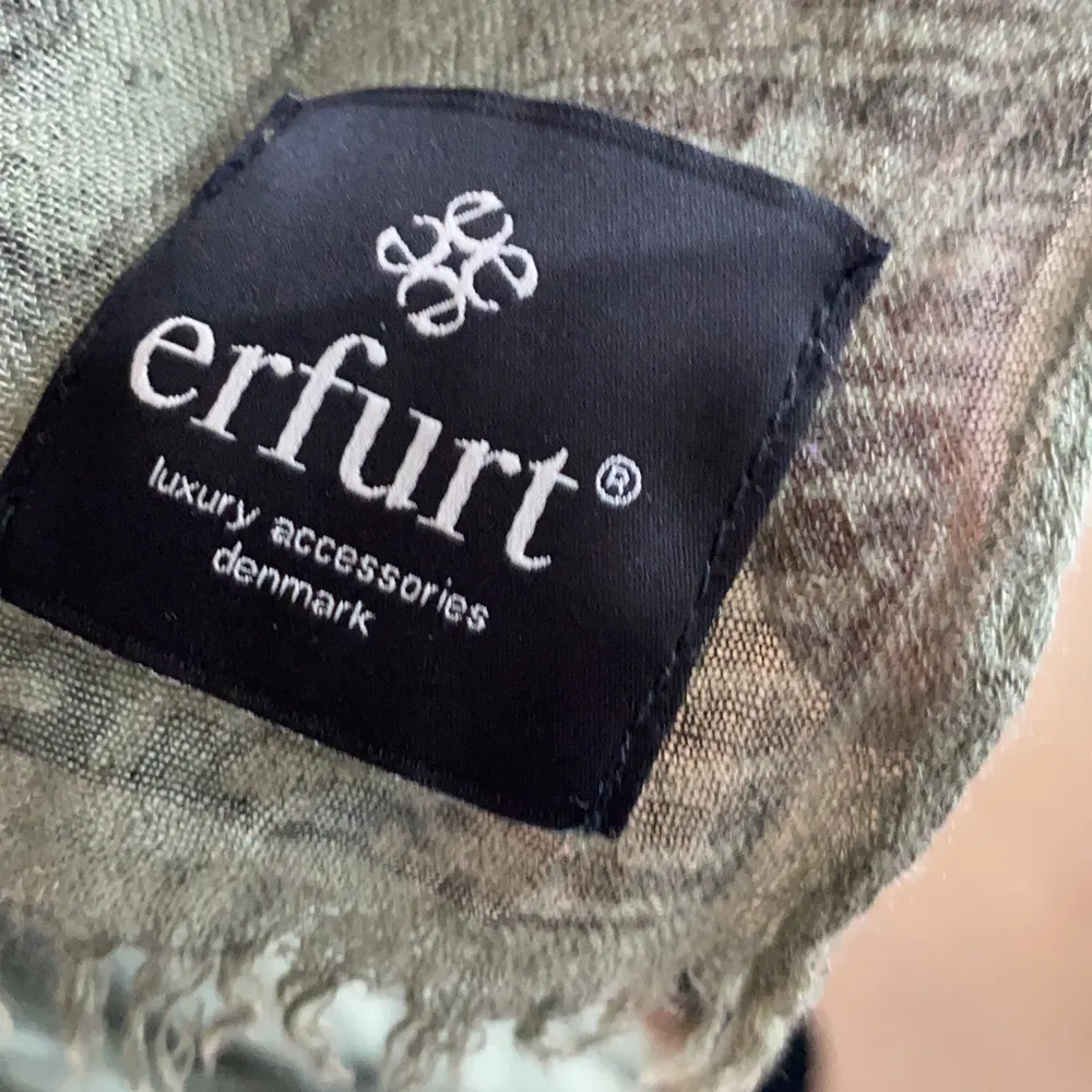 Erfurt luxury accessories halsduk bomull gröna färg . Accessoarer.
