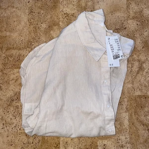 Linneskjorta  - Helt ny och oanvänd linneskjorta från HM, frakt tillkommer 