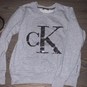 Calvin Klein sweatshirt  - Jättefint skick 1000kr nypris 