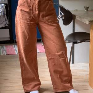 Ascoola workwear byxor, från Pull&Bear. Köpta för några år sedan men inte använt så mkt, så i bra skick!🥰