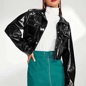 Jacka  - Helt oanvänd köpt för 300