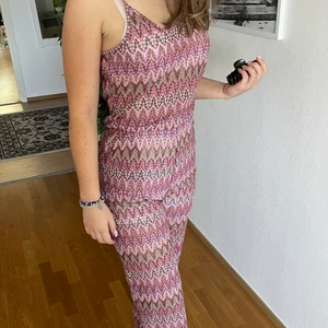 Jumpsuit - En jumpsuit jag inte använder men som är jätte fin och passar de med sån stil! Jätte skönt ha på sommaren och passar till en jeansjacka eller läderjacka! Så snygg på kroppen också😍