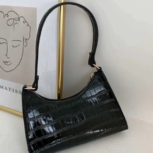 Trendig väska ifrån shein!  - snygg väska men kommer inte till andvänding. aldrig andvänd innan! priset kan diskuteras.