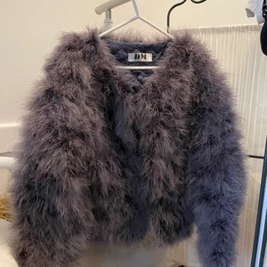 Strutsfjäder jacka - Jacka från DM. I nyskick