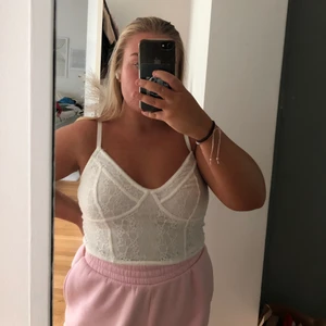 Bikbok topp - Spetstopp från Bikbok, strl M