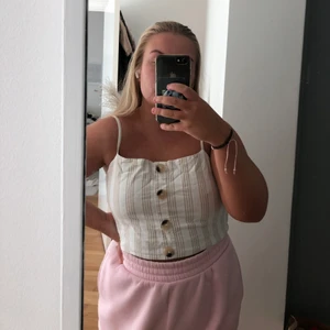 Topp - Från Gina Tricot, storlek 40 men passar S-M