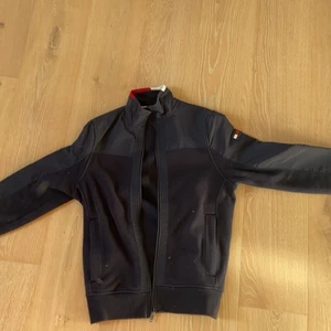 Tunn jacka - Snygg tunn jacka i bra skick