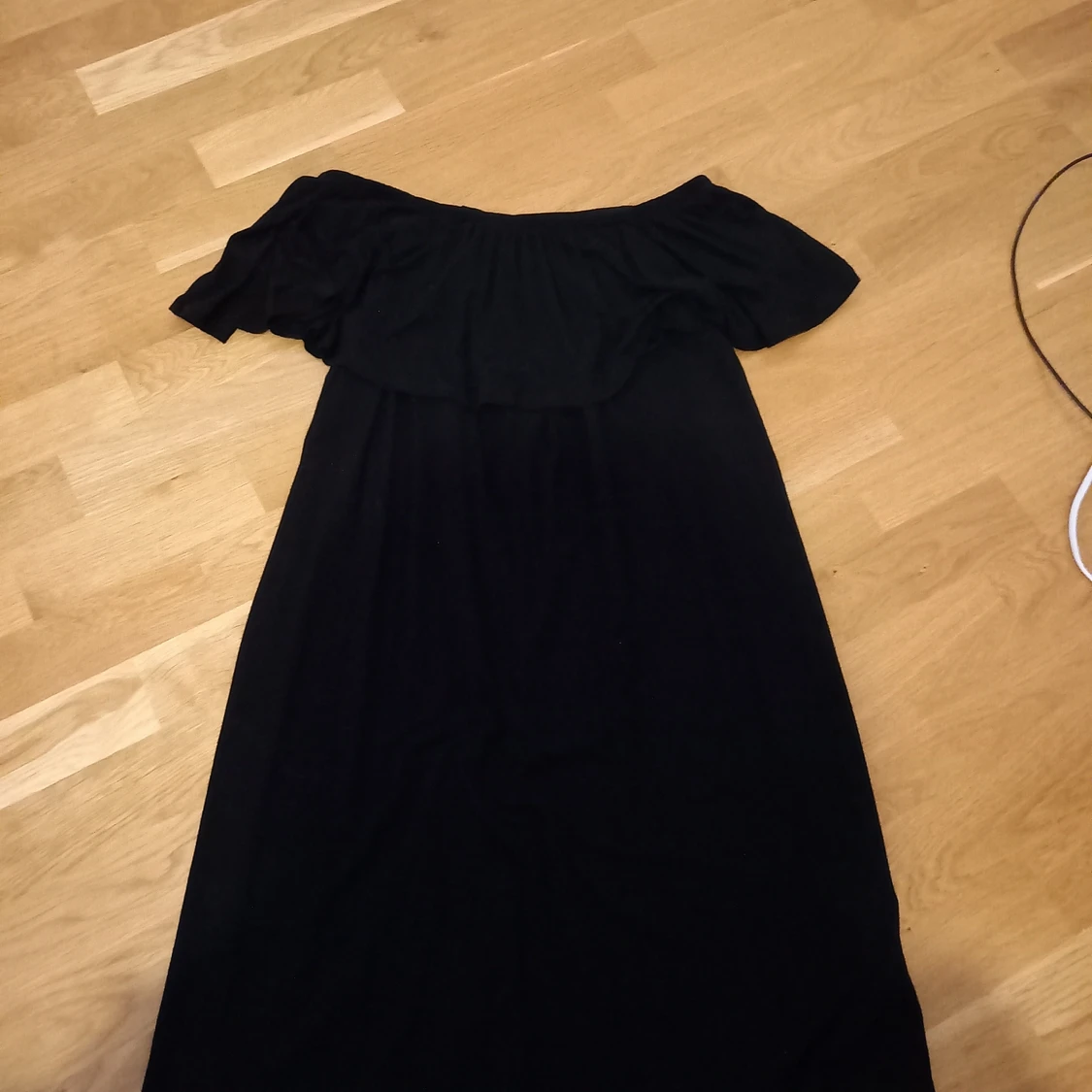 Off shoulder klänning - 90