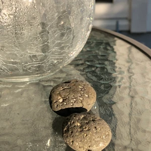 Lavasten - 2 lavastenar ifrån Fuerteventura, 30 kr styck. Kan skickas och mötas upp i Karlskrona💙