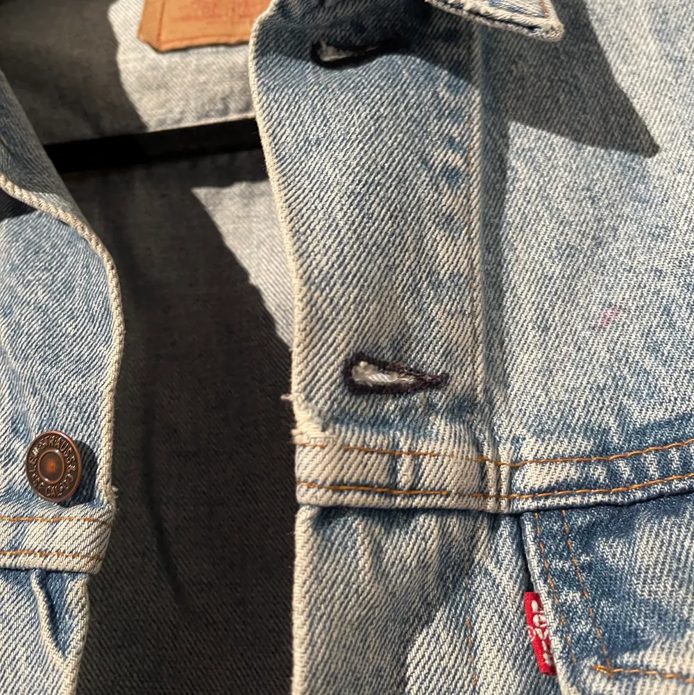 Vintage Levi’s jeansjacka passar en S/M . Jackor.