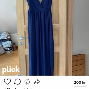 Balklänning - Helt ny balklänning som jag köpte här som tyvärr var lite för liten. Klänningen är endast testad. Men var i jättebra skick när jag fick den. Frakt ingår i priset.