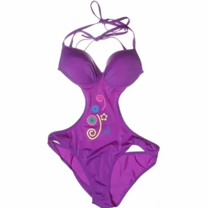 Baddräkt  - Super gullig och sommrig baddräkt!! Säljer för den är tyvärr för stor! Oanvänd!!!