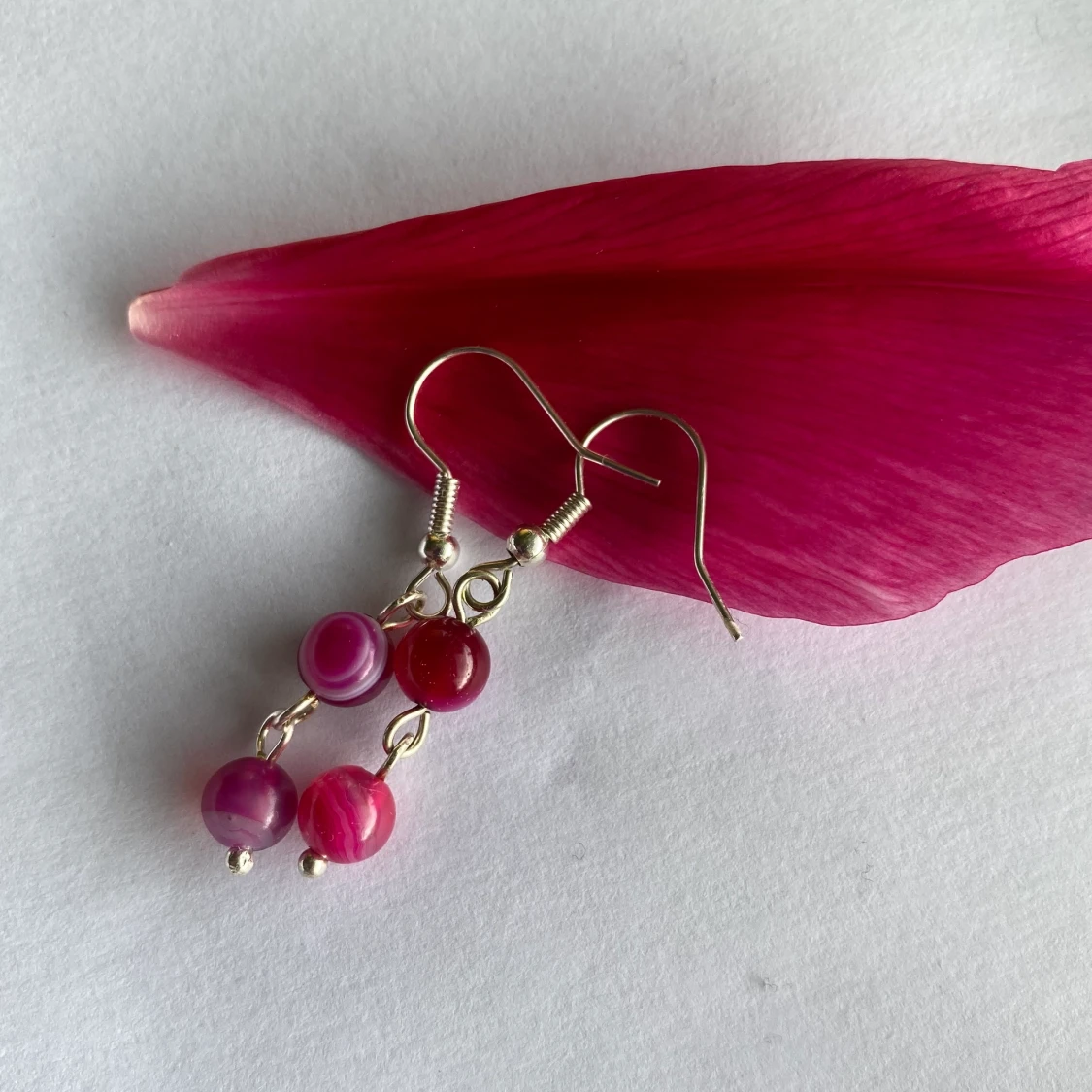 Rosa agat örhängen