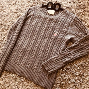 Bondelid storlek S - Okej skick, litet hål vid kragen men syns knappt, storlek S men känns som en M. 100:- eller bud.