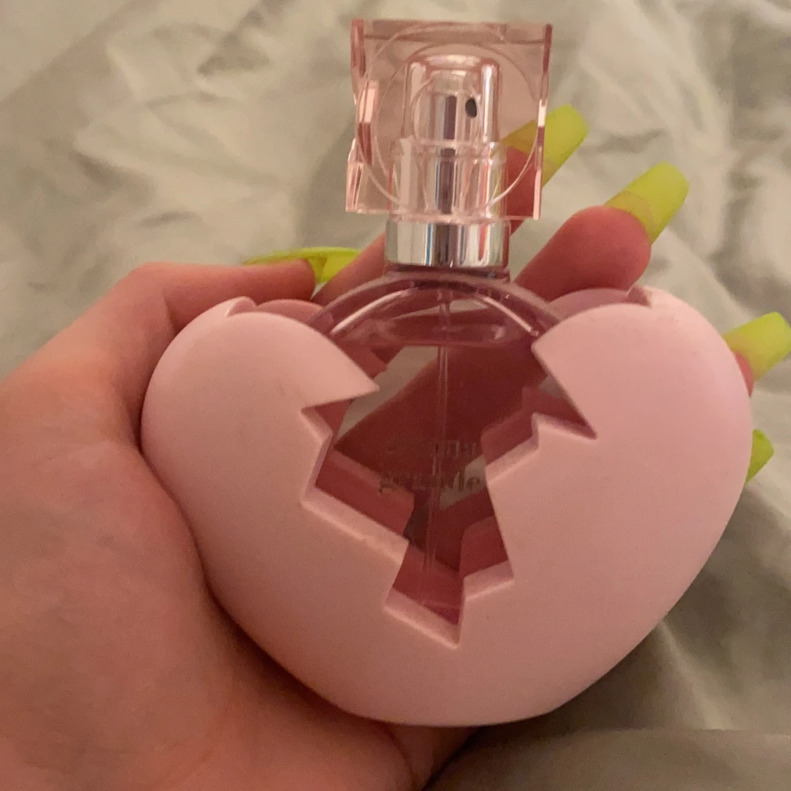 Ariana Grande parfym - 91