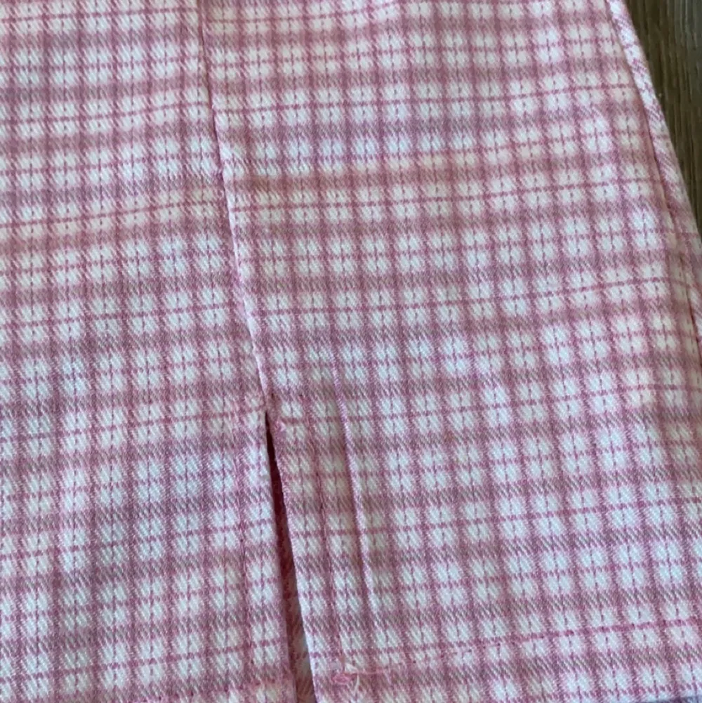 Jättegullig rosa kjol som inte kommer till användning💓säljer för 70 kr +frakt💓💓skriv privat för fler bilder. Kjolar.
