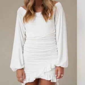 Hanna Schönberg X NAKD  - Använd 1 gång. Mycket fint skick och slutsåld.