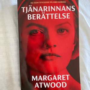 Helt ny, boken The handmaids tale, på svenska Tjänarinnans berättelse. Har blivit serie på HBO
