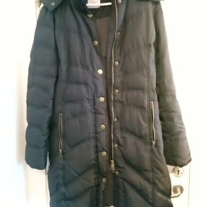 Jacka från Esprit Storlek M - Jacka från Esprit. Storlek M