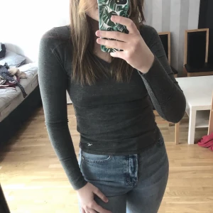 Skön Hollister tröja, storlek S - Skön, stretchig tröja från Hollister i storlek S, nyskick 