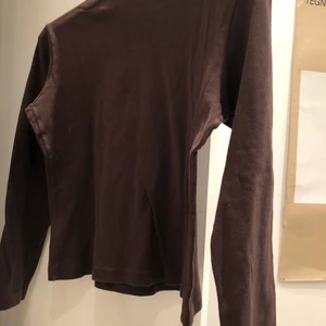 Jättesöt brun tröja med en Björn i glittriga stjärnor 🐻  - Gott skick, fin! 