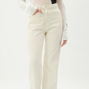 Weekday jeans - Rowe Extra High Straight - Använda ett fåtal gånger, inga märken eller fläckar!!💓 Säljer pga blivit försmå…