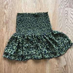 Säljer min fina leopard kjol för att den inte kommer till användning❤️