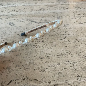 Superfint Diadem - Säljer ett superfint pärl diadem! Aldrig använt.