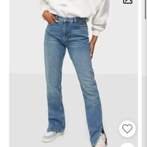 Lägger ut mina Nelly jeans igen pågrund av inget köp, storlek 32 aldrig använda 