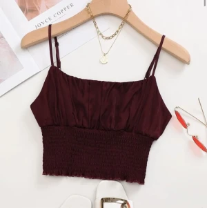 Jättefin topp/ linne från SHEIN  - Beställde den för 100kr, men den satt lite för tajt vid brösten för min smak. Men annars var den jättefin!