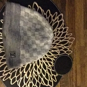 Mössan är jättebra bra för vintern vinte -  jättebra messa och är varm och skön