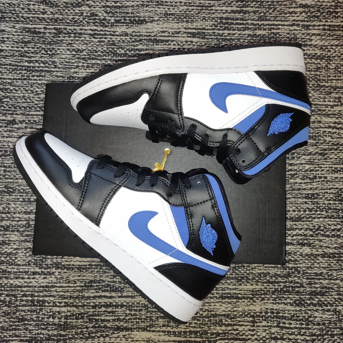 Jordan mids gs racer blue