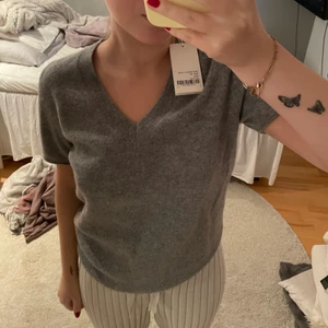 Soft goat tshirt - Cashmere tshirt från soft goat, aldrig använd med lapp kvar