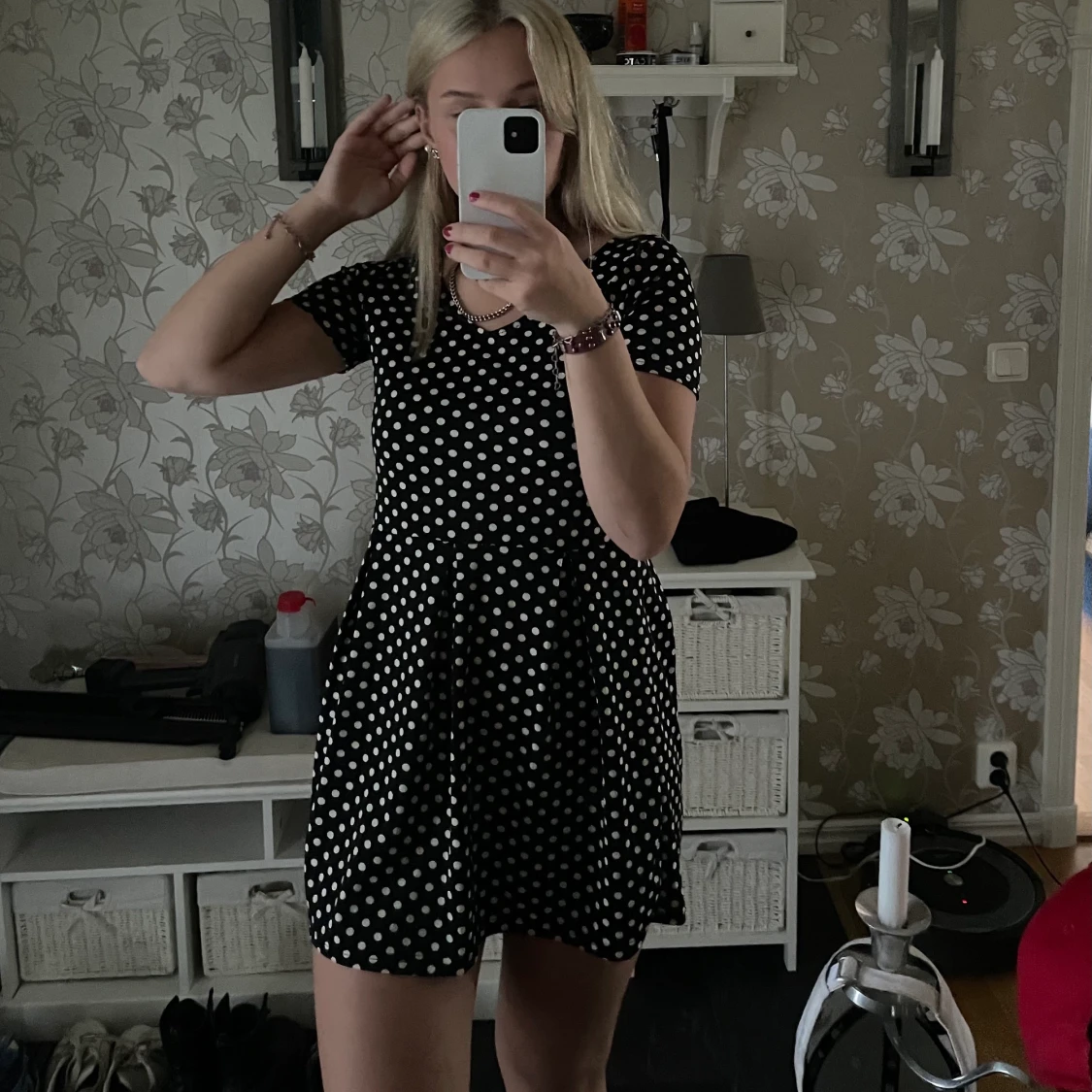 Prickig klänning - 90