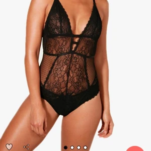 Body - Helt ny body från boohoo. Riktigt snygg/sexig body, tyvär för liten för mig. Nypris 270kr 