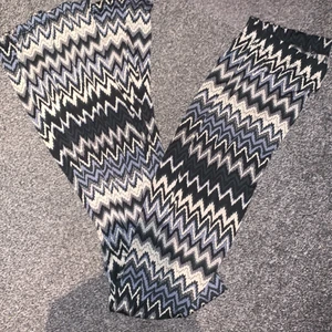 Jazz byxor svarta strl Xs/s💞😍 - Säljer nu mina jazz byxor i svart<33 Super sköna och fina i bra skick☺️🥰💕