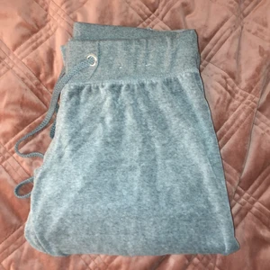 Gråa mjukisbyxor CUBUS - Gråa mjukisar från Cubus, använda ett par gånger men har blivit för korta för mig. 