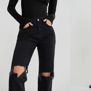 Jeans från Gina tricot strl 40 - Jeans från Gina tricot, i bra skick då dem är oanvända. Inköpspris 599 kr. Storlek 40.