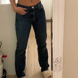 Mid rise jeans från Zara - Så fina jeans från zara, med mid rise🧚🏻