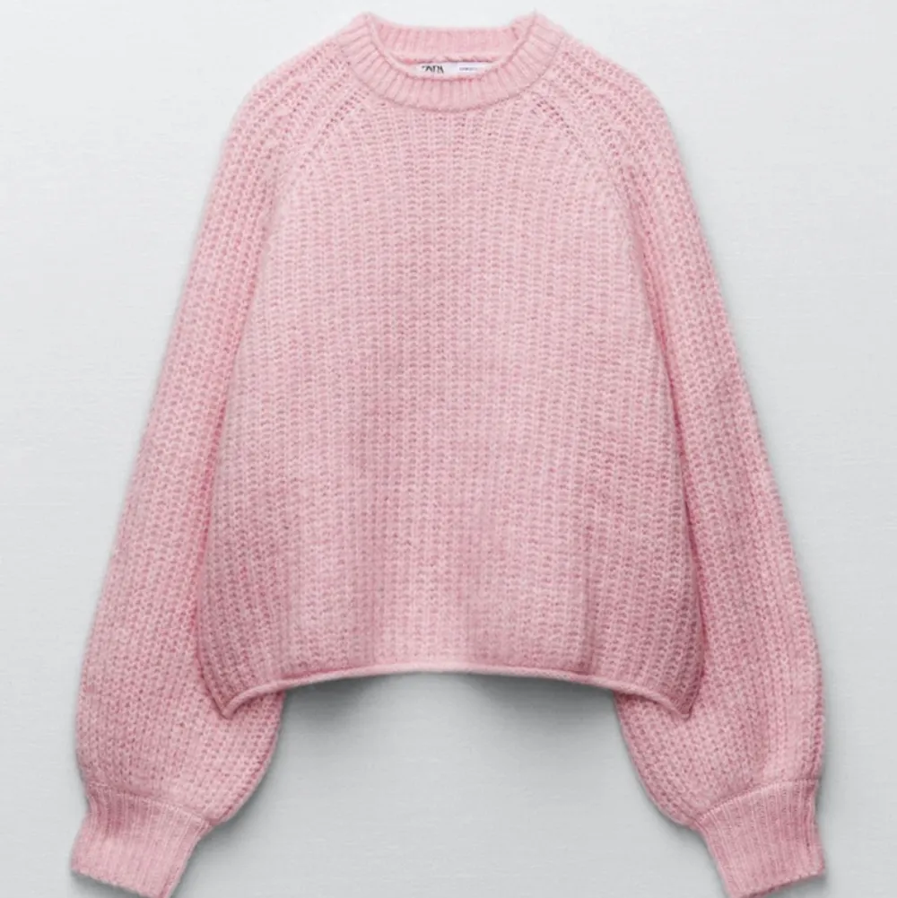 Mysig rosa stickad tröja, köpt direkt för 350kr! Fösta bild lånad från @Kajsa Molund. Stickat.