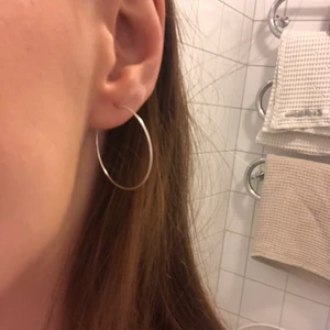Hoops 🌻 - Ljuvliga silver hoops ✨
