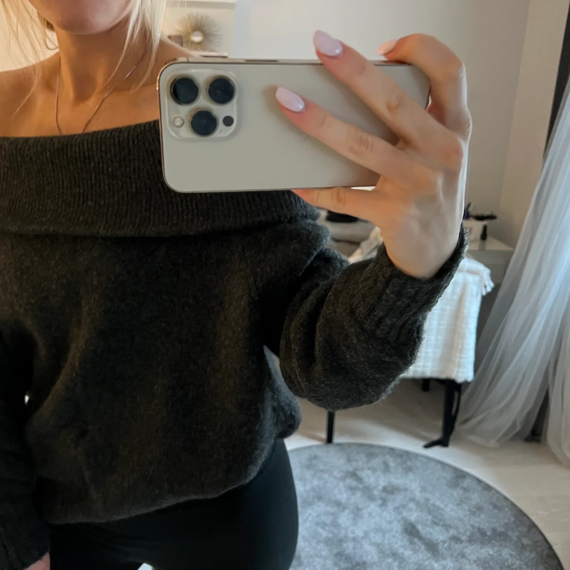 Grå/svart off shoulder topp - 90