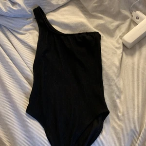 Linne  - Jättefin ribbad body