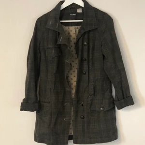 Jacka - Vintage rutig jacka från La Redoute Creation. Storlek S. Saknar två knappar men annars i fint skick. 