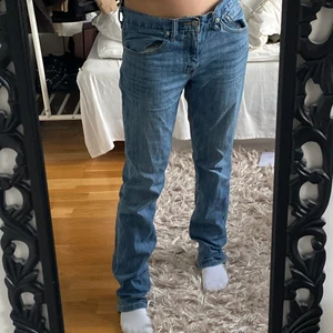 Levis Jeans - Vintage Levis 511 straight fit,(inga defekter) Jag är 168cm. ISkriv för fler bilder, mått osv!! 