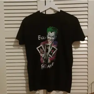 Joker t shirt i ny skick! Storlek S