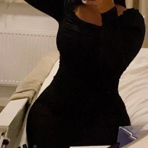 Klänning - Klänning från bikbok alldrig använd , prislapp kvar då jag råka beställa hem två exakt likadana 