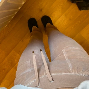 Beiga juicy byxor - Nya beiga juicy couture byxor i xs❤️ bud från 1000kr oanvänd med lappen kvar på