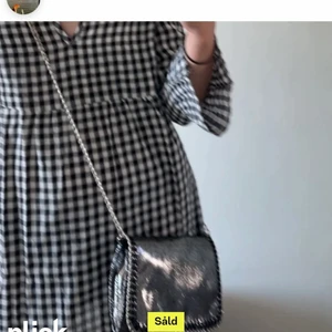 Jätte fin väska!! ☺️💕 - Intressekoll! Jag lägger nu ut min fina slutsålda väska för intressekoll igen pga oseriös köpare. Frakt tillkommer och kan skicka fler bilder ☺️