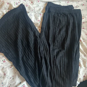 Shein - Utavängda byxor